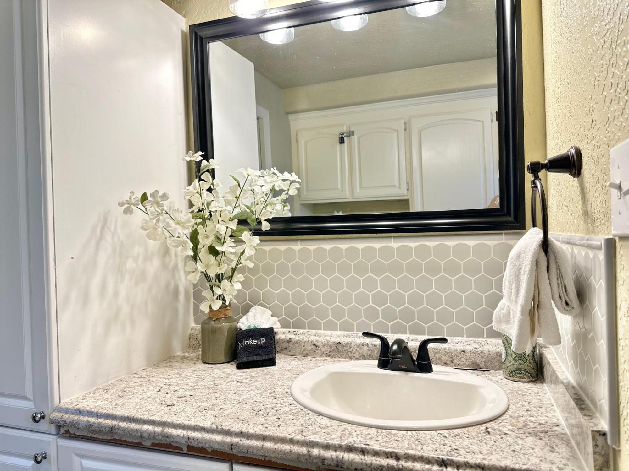 Near Downtown- Kitchen-Washerdryer-Parking Medford Esterno foto
